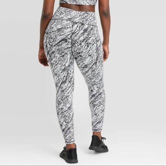 Women & Marble Premium High-Waisted Leggings - Picture 2 of 4